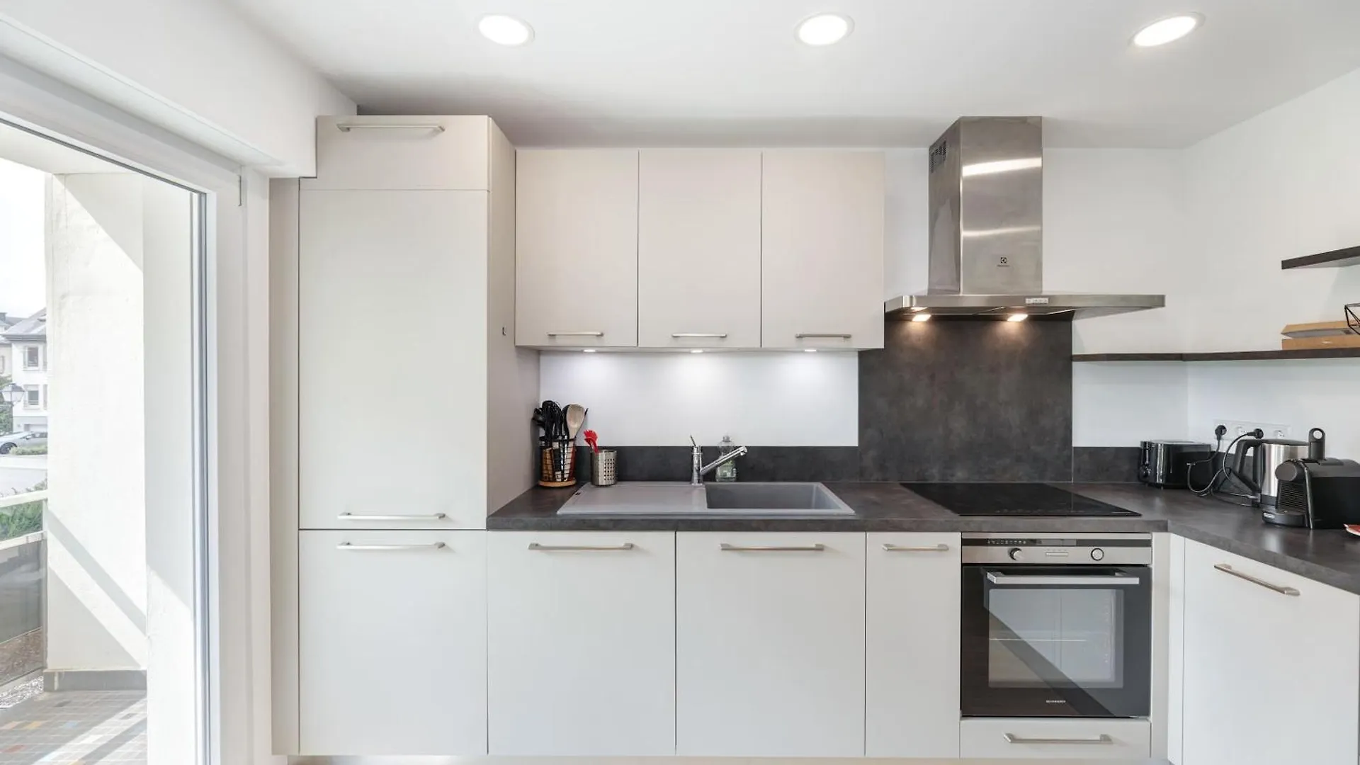 Modern 2Br Apt With Balcony In Central Howald Hesperange Luxembourg