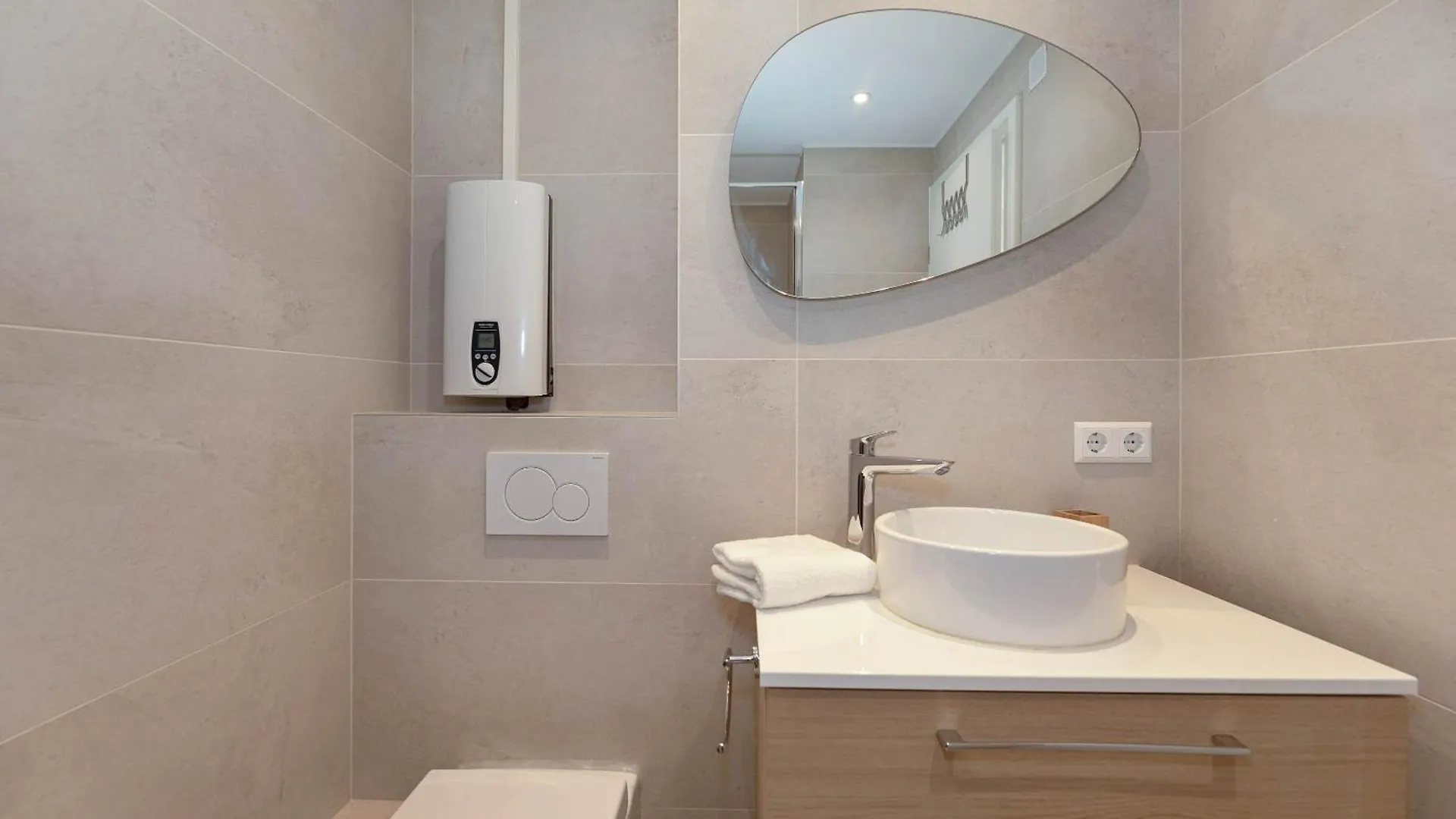 Modern 2Br Apt With Balcony In Central Howald Hesperange Apartment