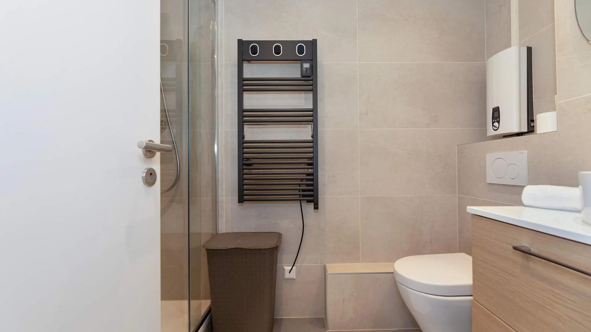 Modern 2Br Apt With Balcony In Central Howald Hesperange