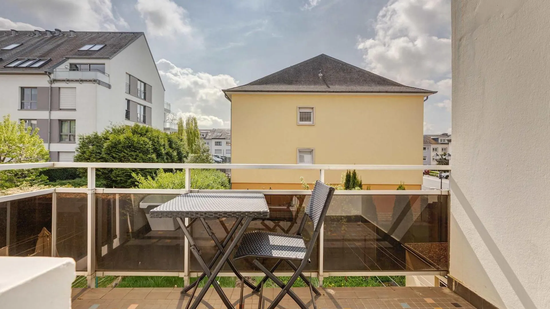 Modern 2Br Apt With Balcony In Central Howald Hesperange